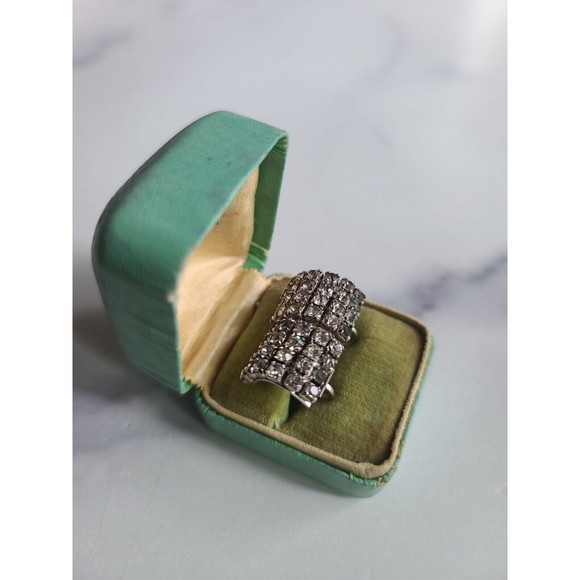 Vintage Clear Rhinestone Screwback Earrings - Picture 3 of 10